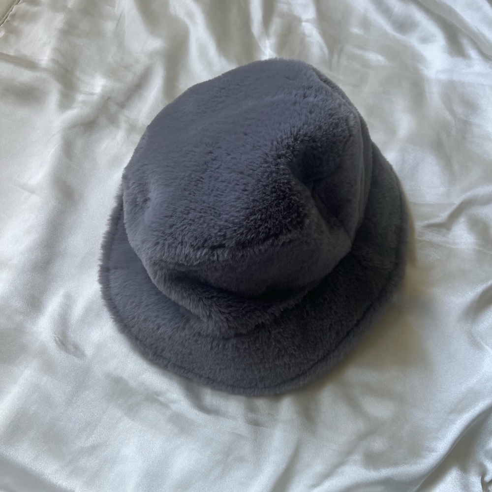 Fuzzy bucket hat bundle - Picture 3 of 10